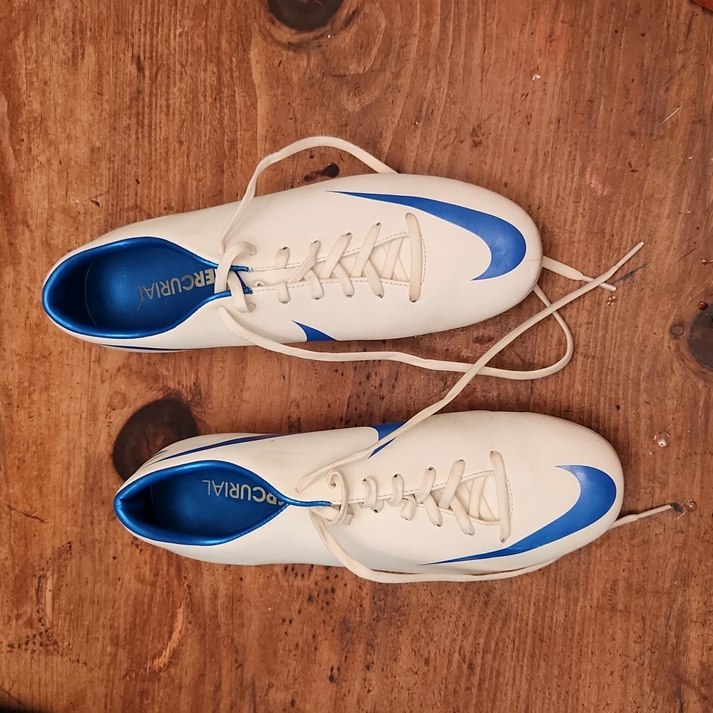 NIKE Mercurial 8.5 Studded Cleats